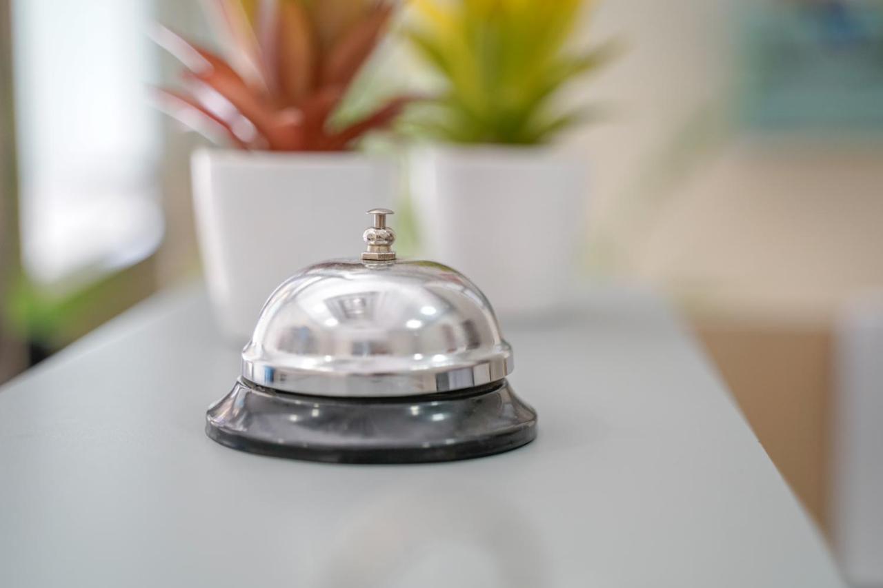 Hostal Nevot Granada Ngoại thất bức ảnh