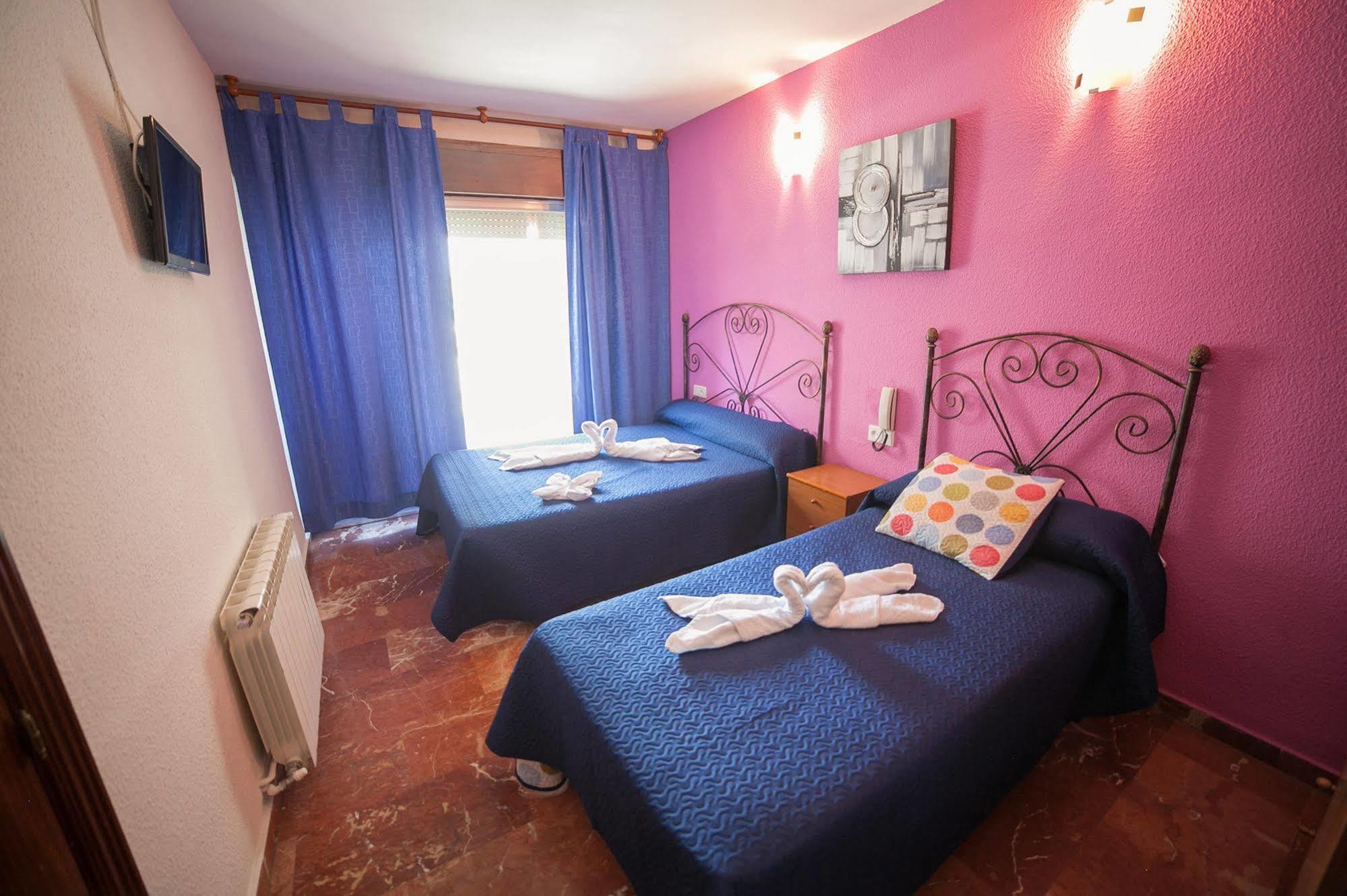 Hostal Nevot Granada Ngoại thất bức ảnh