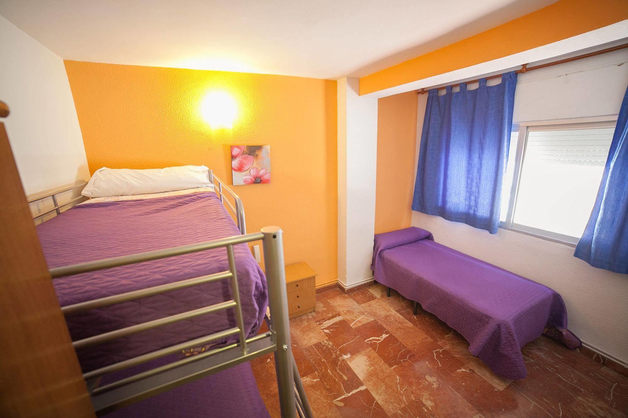 Hostal Nevot Granada Ngoại thất bức ảnh